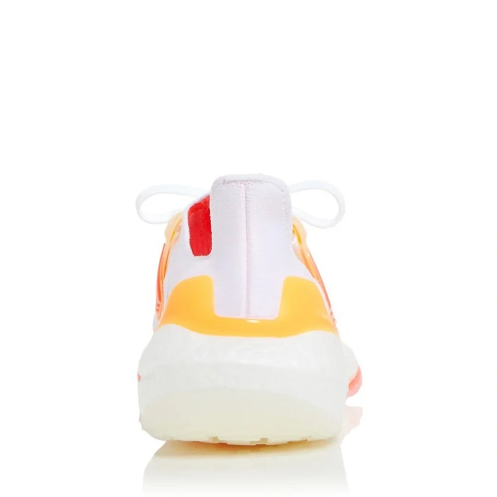 Women’s Ultraboost 22 - Picture 6 of 16